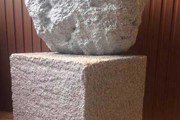 仿石漆噴涂施工，一次成活好還是兩次成活好？仿石漆（水包砂）施工噴幾次為宜？